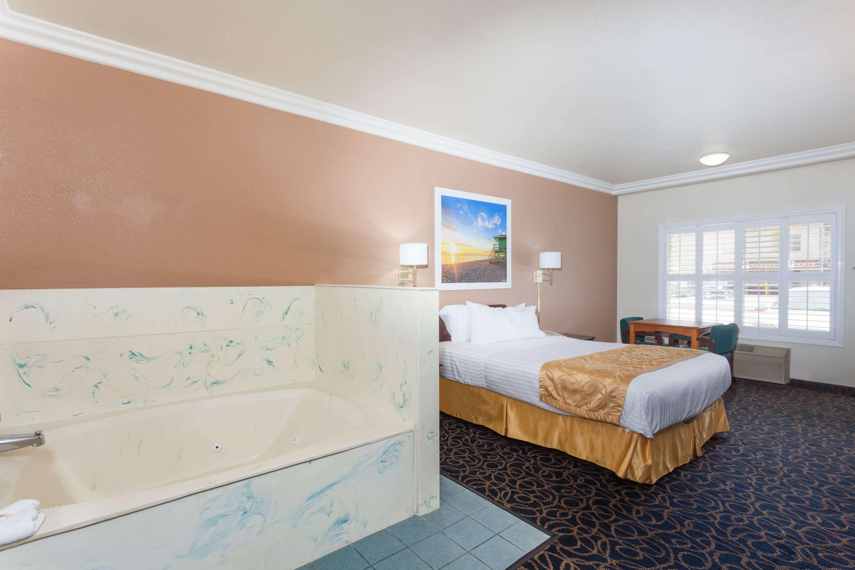 Days Inn & Suites By Wyndham South Gate Ngoại thất bức ảnh